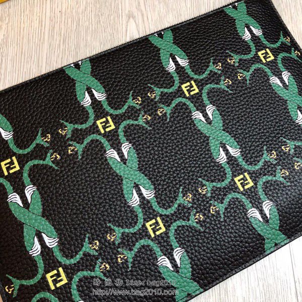 FENDI最新款手包 原單品質 進口小牛皮 小怪獸 芬迪手拿包 logo皮信封手包  fdz2123